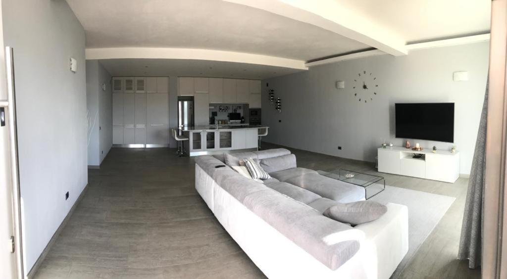 Messina Villa *